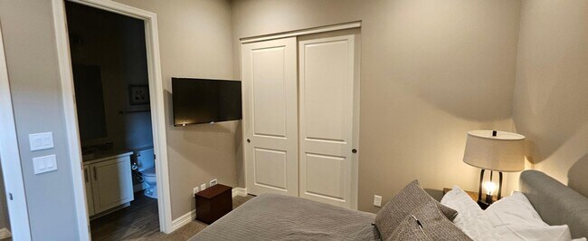 Building Photo - 26627 N 104th Way