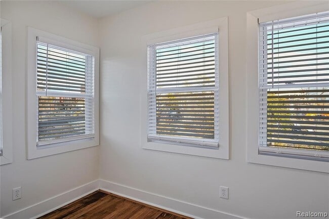 Building Photo - 6212 Avery St