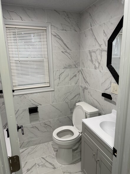 Building Photo - 613 Kirkland St