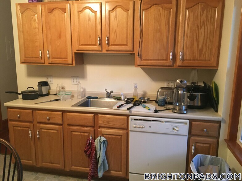 Building Photo - 12 Montcalm Ave