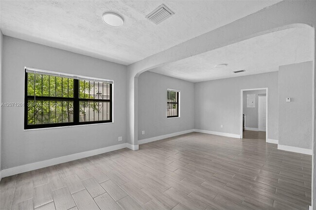 Building Photo - 1227 NW 27th St