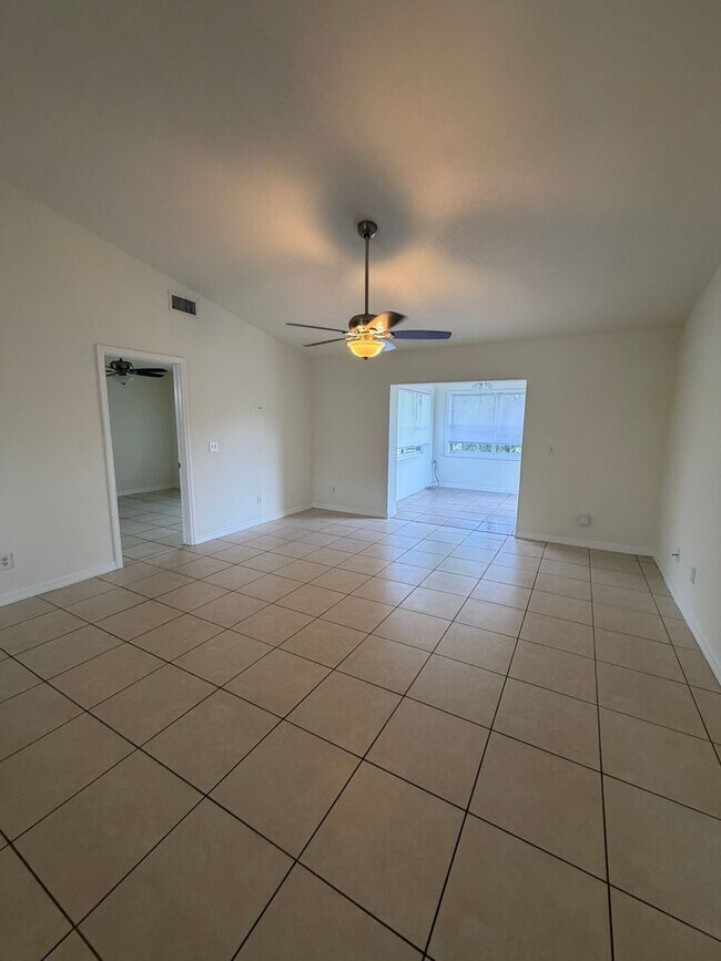 Building Photo - 4608 Douglas Ln