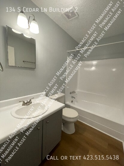 Building Photo - 134 S Cedar Ln