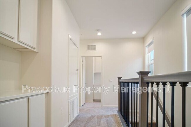 Building Photo - 1440 Suwerte Ave