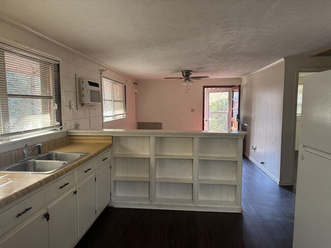 Building Photo - 1780 N Hl St Ext