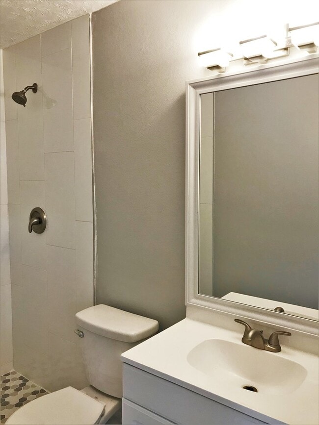 Building Photo - Holiday Heights