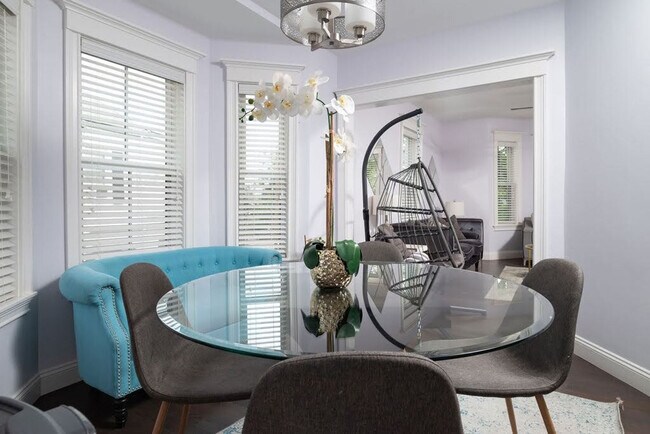 Building Photo - 7 Summit Ave