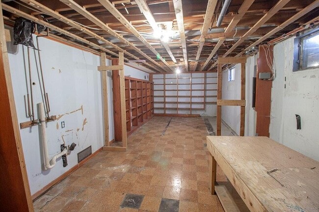 Building Photo - 2207 Bushnell Dr