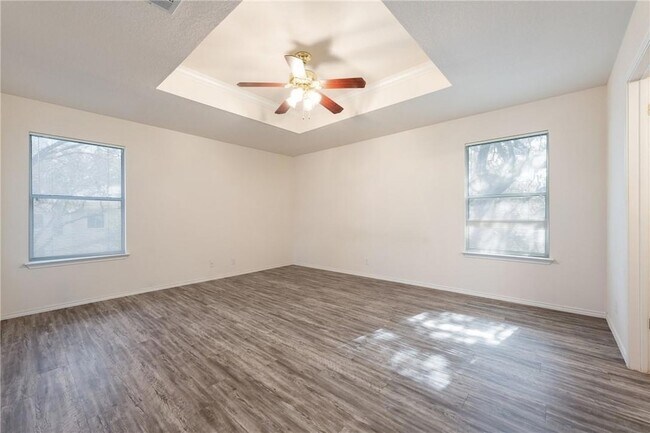 Building Photo - 102 Presidio Dr