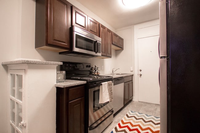 Kitchen - The Nottingham Apartments