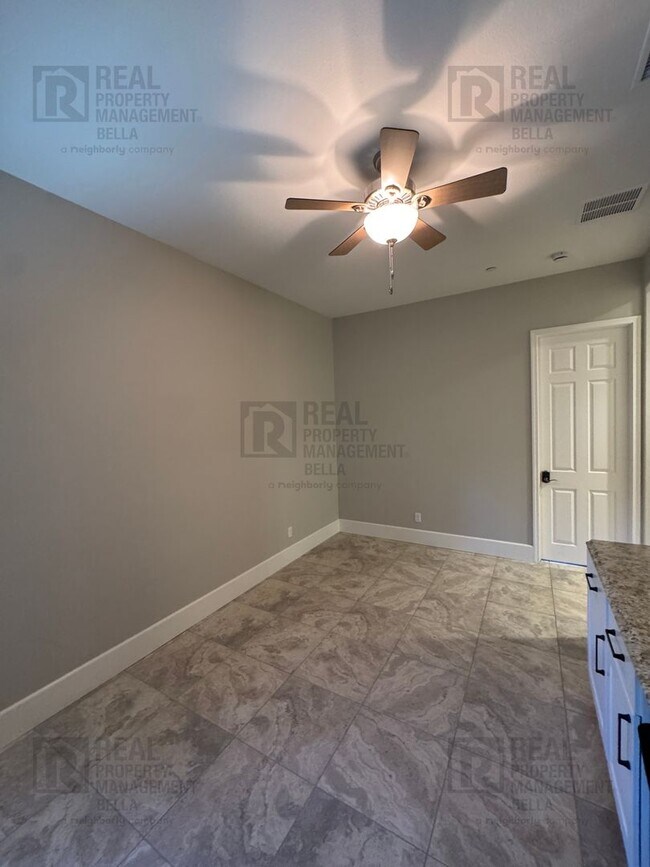 Building Photo - Beautiful Winchester Home with Open Floor Plan, Office & Solar