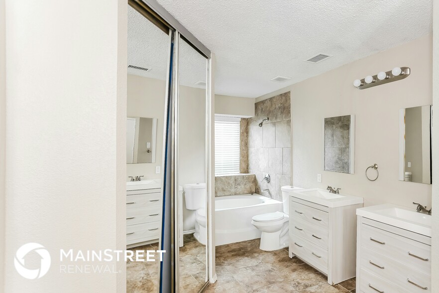 Building Photo - 908 Galaxy Dr