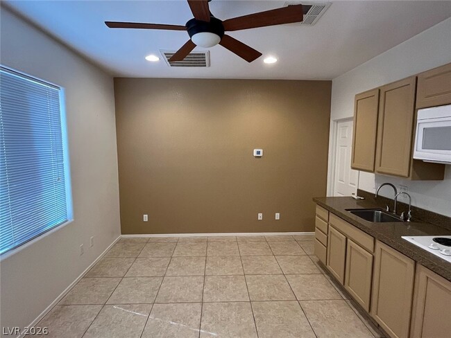 Building Photo - 3034 Seaford Peak Dr