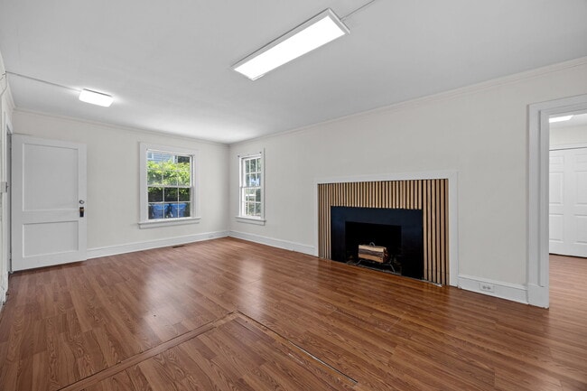 Building Photo - 806 Gorman St