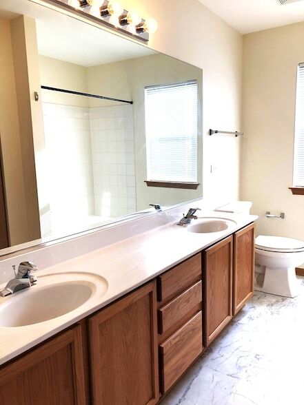 Building Photo - 1860 Fescue Dr