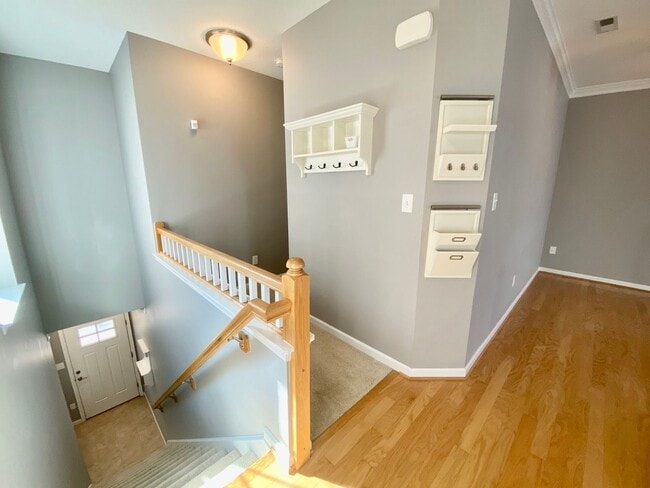 Building Photo - Spacious Condo - Waterfront Community - Av...