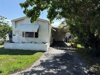 Building Photo - 3161 SW 53rd Ave