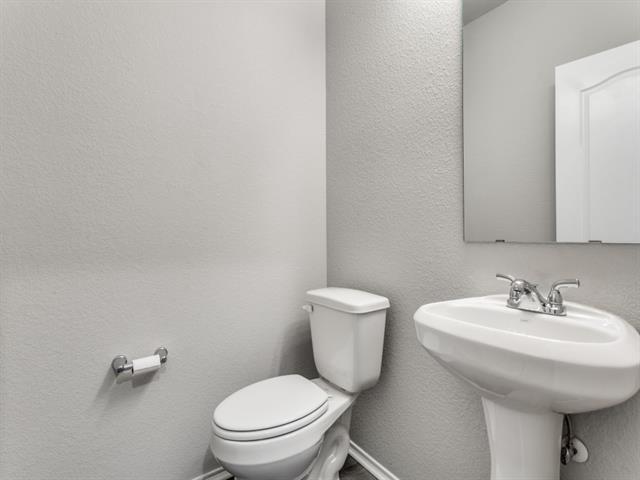 Building Photo - 3405 Cricket Dr