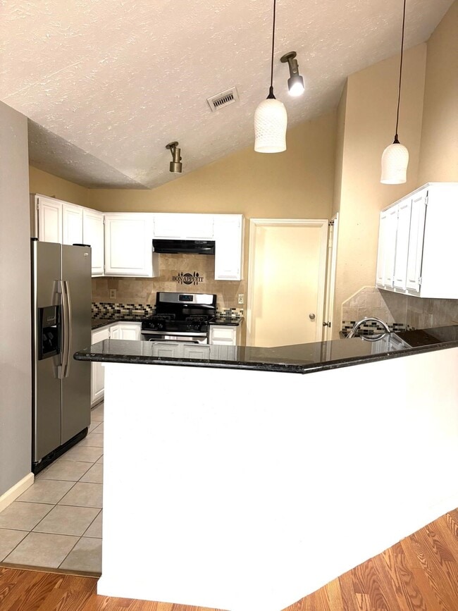 Building Photo - 2426 Planters Row