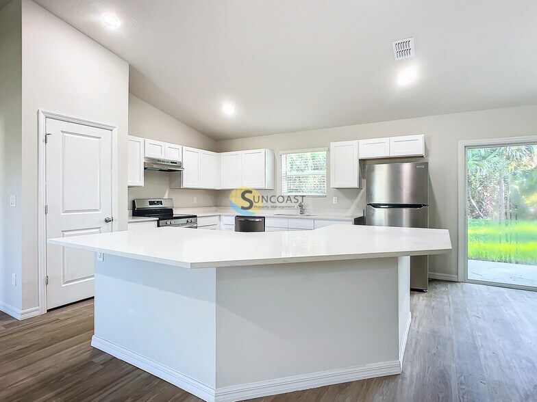 Building Photo - 25 Folcroft Ln