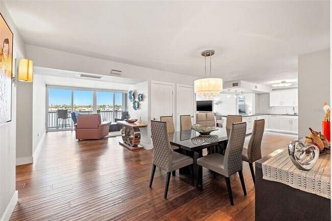 Building Photo - 500 Treasure Island Causeway
