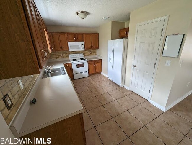 Building Photo - 12971 Labradors Run