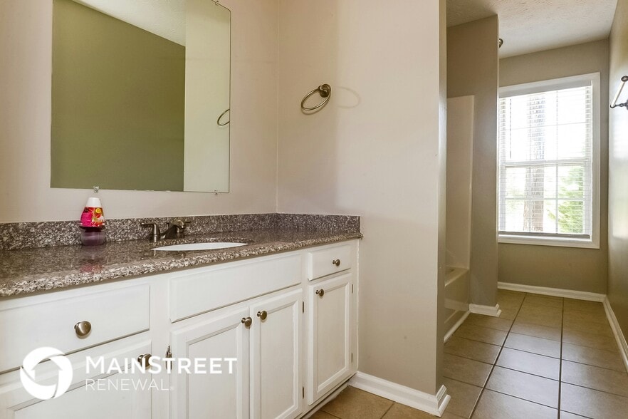 Building Photo - 861 Bristol Way