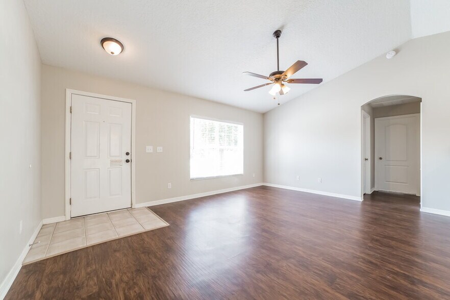 Building Photo - 427 Trade Wind Dr