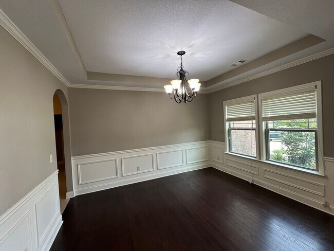 Building Photo - Located in Wrenwood Subdivision!!