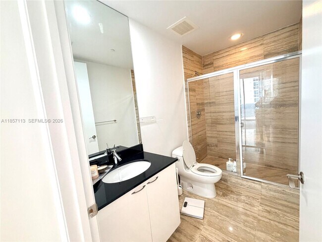 Building Photo - 16001 Collins Ave
