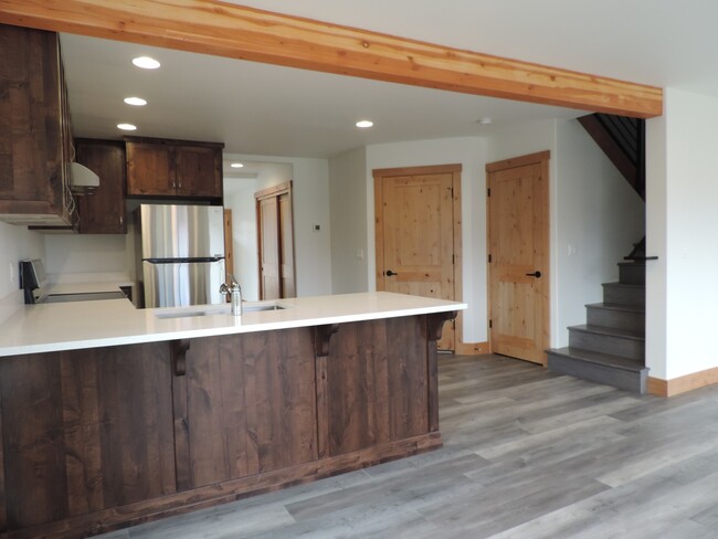 Building Photo - Application Pending - 4 Bedroom Home for R...