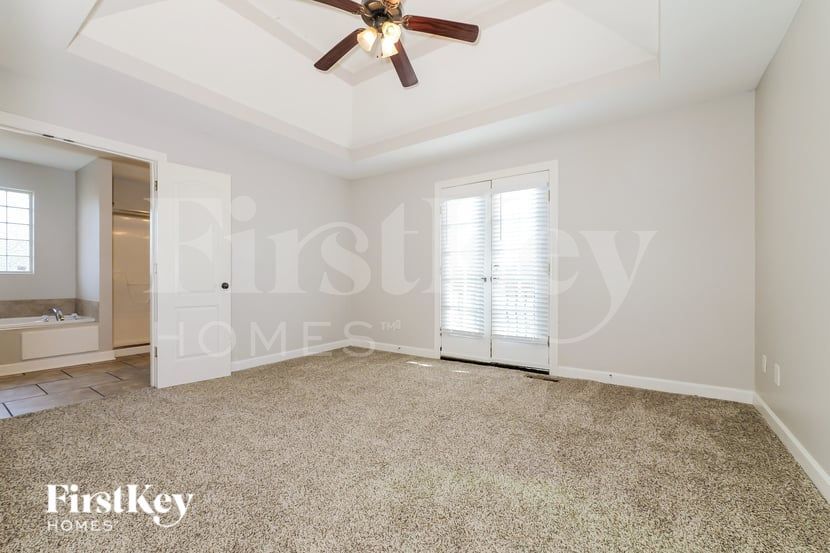 Building Photo - 5422 Marion Dr