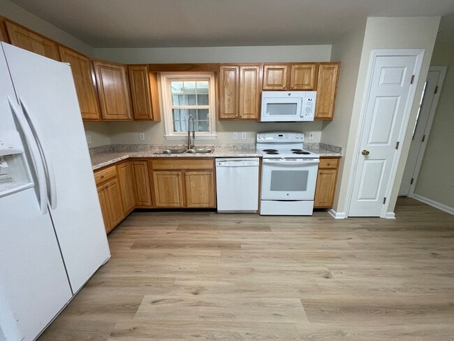 Building Photo - Incredible, newly renovated 3 br 3.5 ba Ca...