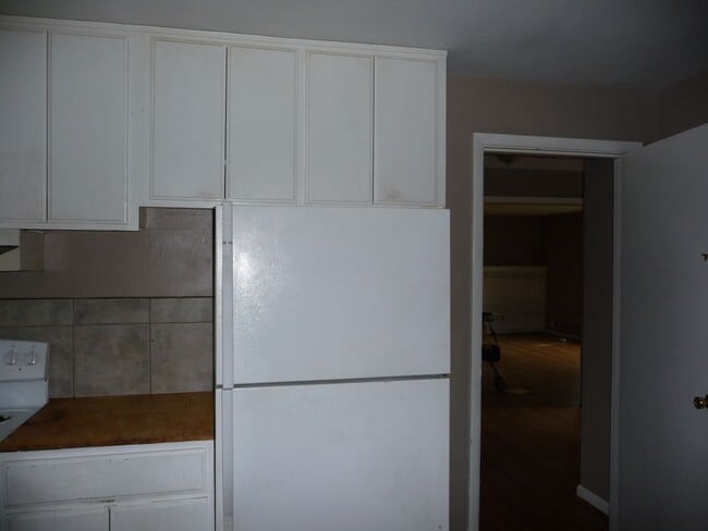 Building Photo - Hardwood floors