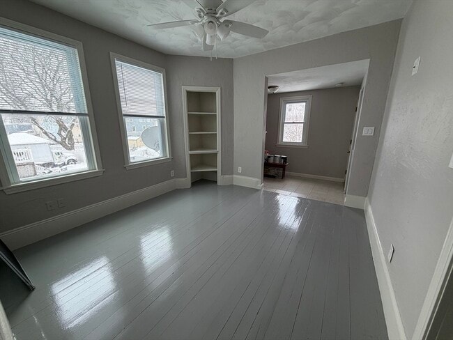 Building Photo - 106 Malden St