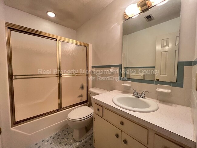 Building Photo - 2884 Wycliff Rd