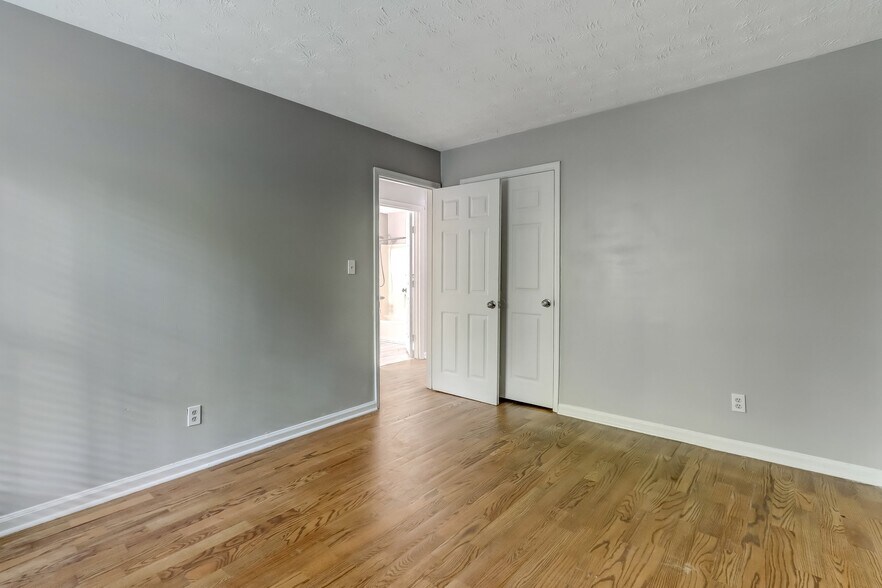 Building Photo - 323 Farm Pl Ct NE