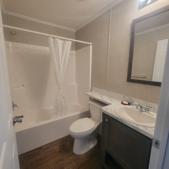 Building Photo - 209 Golfview Ct