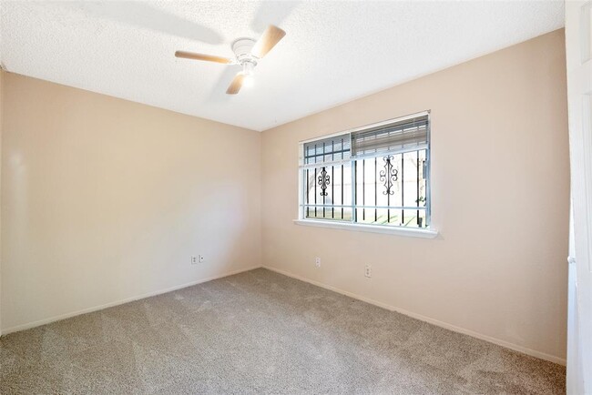 Building Photo - 11326 Lovebird Ln