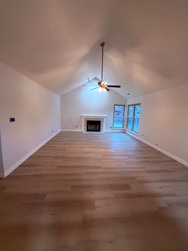 Building Photo - 1078 Barcelona Dr