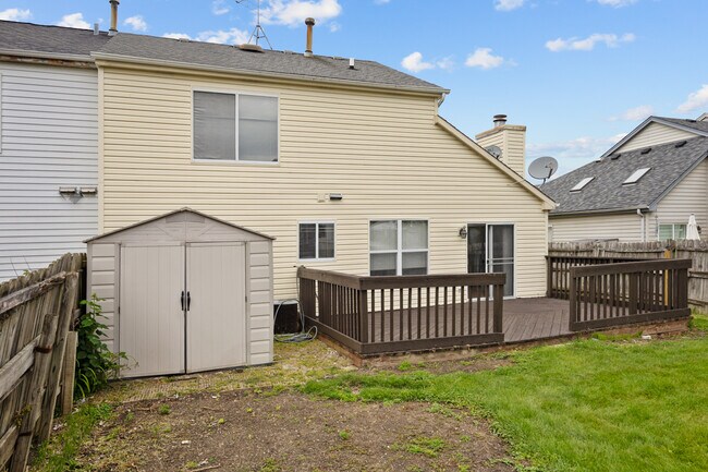 Building Photo - 1127 Ashbrook Dr