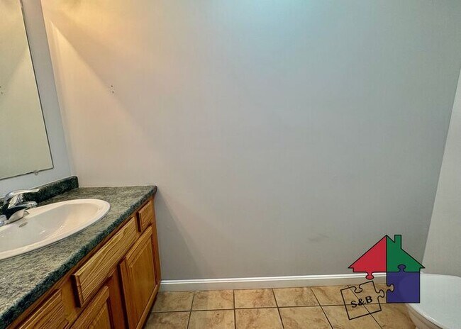 Building Photo - Gorgeous Pet Friendly Milton 3 Bedroom - Attached Garage and Patio!