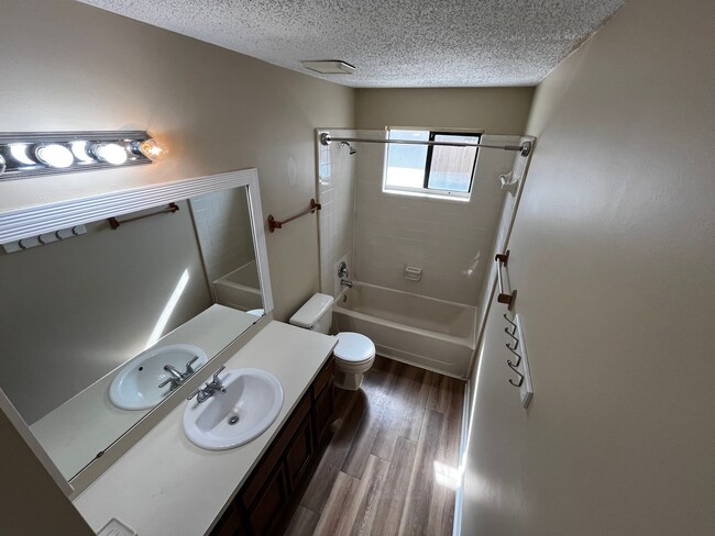 Building Photo - 3Bed/2bath in the heart of Orange Park