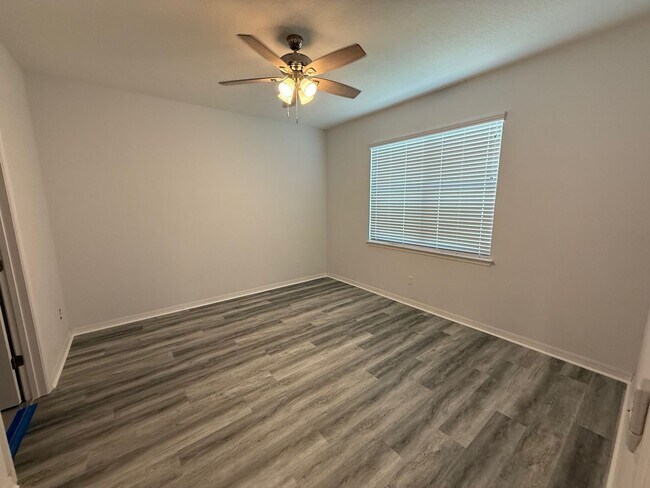 Building Photo - 3/2 Leesburg Home with large yard