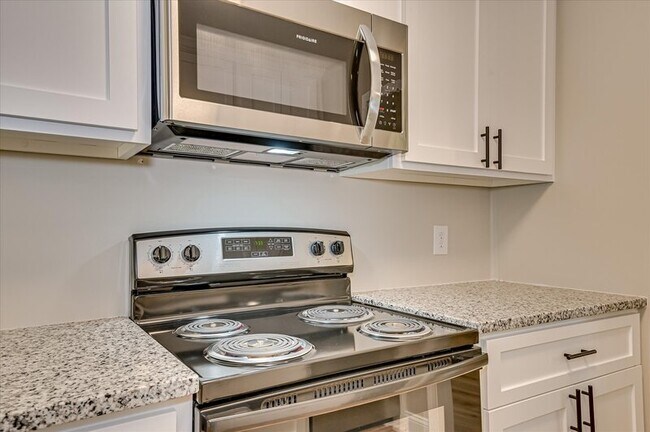 Building Photo - 304 Coral Way