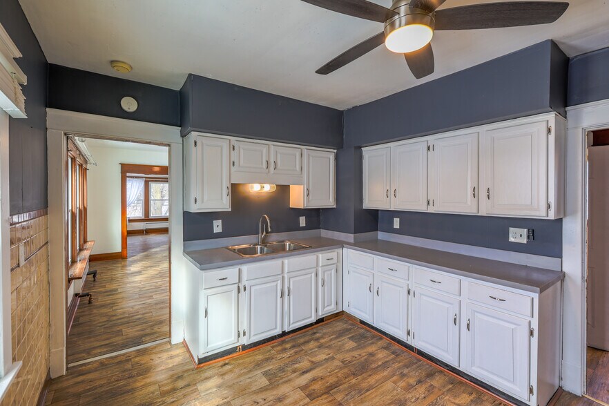 Building Photo - 79 Ideal St