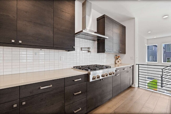 Building Photo - Modern Luxury Living in the Heart of Kirkland- Available for RENT August 15th