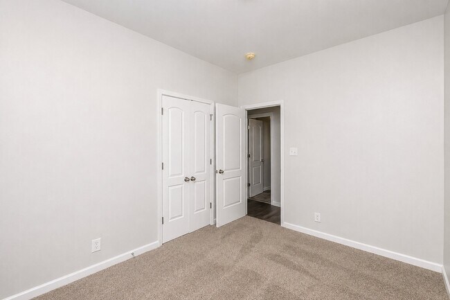 Building Photo - 2612 Holloway St