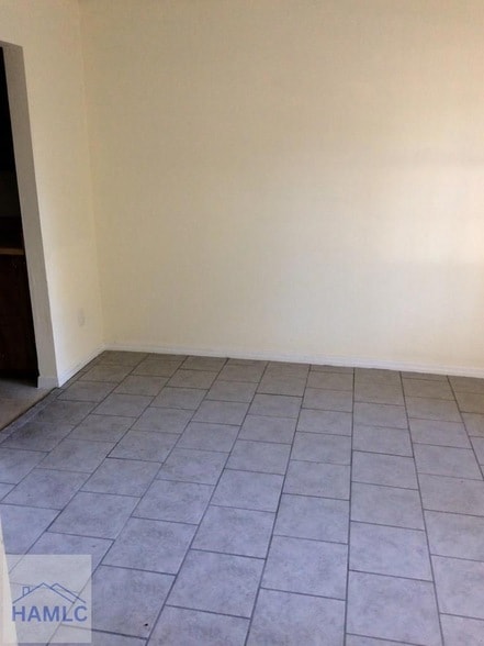 Building Photo - 814 Lesa St