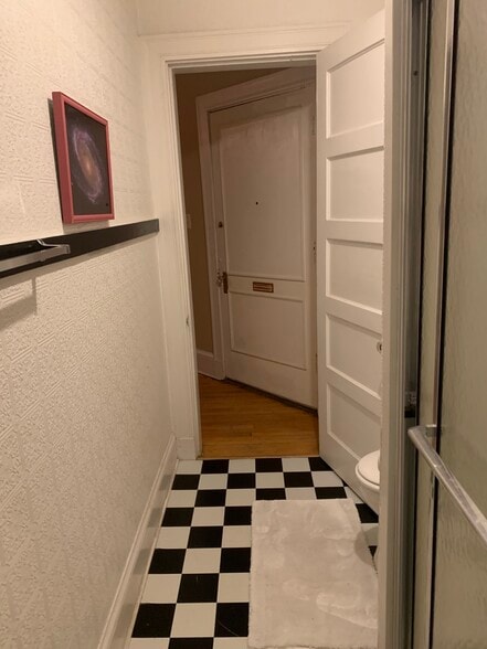 Building Photo - 180 High St